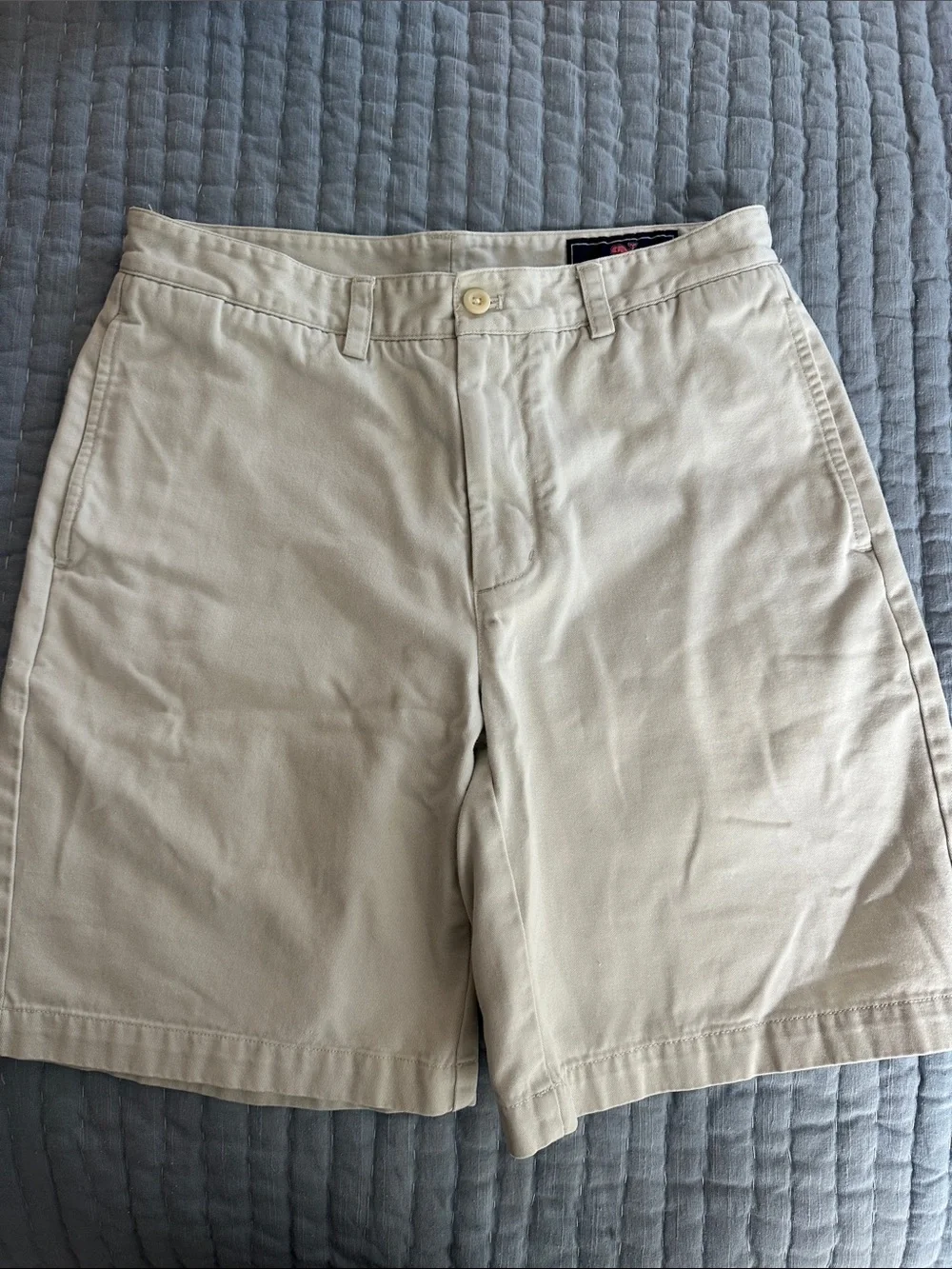 Vineyard Vines Men's Flat-Front Shorts in Light Khaki size 30